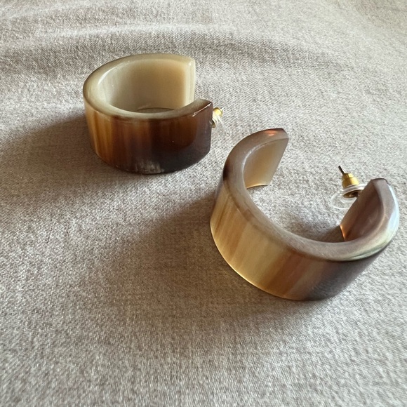 Noonday earrings. Made from horn in Vietnam. - Picture 4 of 8